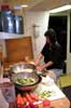 43_making-salad_anva_20021003 (29KB)