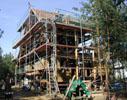 06_house-front_roof-work_ofek_20010830 (123KB)