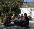 livelove/01_raw-meal_richard-norion-dinu-ofek-erika-momo-denise_20020212 (102KB)