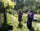 24_roundhouse_jane-momo-erika_20020628 (112KB)