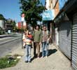 12_walk-to-ferry_erika-momo-ofek-ohn_20020929_by-anva (75KB)