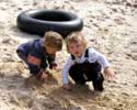27_pond-beach_jonah-momo_20021022 (57KB)