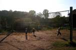 28_volleyball_momo-jonah_20021022 (61KB)